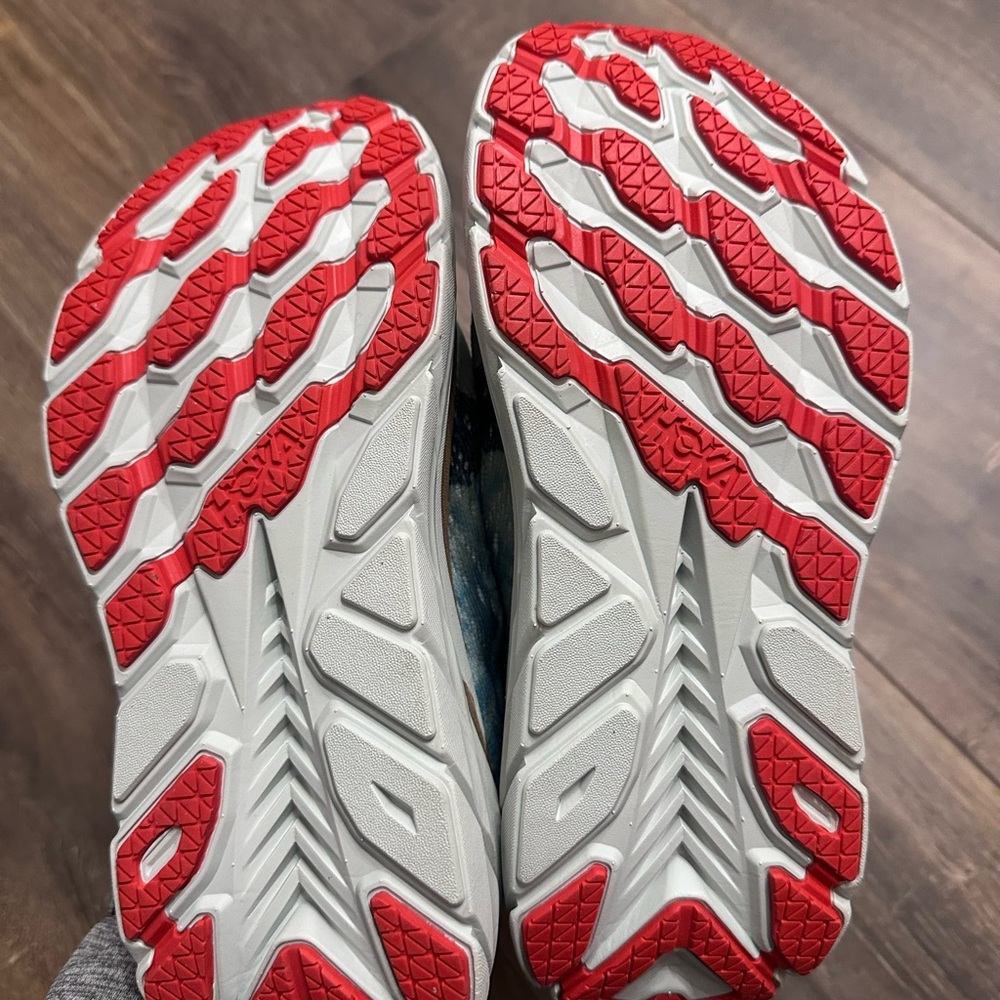 NWOB Hoka One Clifton 8 Shoes (Size 5) - Picture 4 of 5